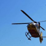 Si ferisce nella spiaggia di Cala Mariolu, soccorso con l'elicottero
