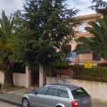 Finisce contro il guard-rail nel centro di Galtellì, 19enne in ospedale