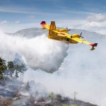 Incendio nelle campagne di Dorgali, sul posto gli elicotteri e un canadair