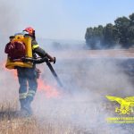 Incendi a Nuoro e Guspini, intervengono gli elicotteri della forestale