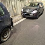 Due auto si scontrano nella galleria Pratosardo di Nuoro