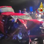 Scontro frontale tra due auto a Onifai: muore un 65enne