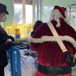 I Carabinieri portano i regali di Natale ai bambini malati di Nuoro
