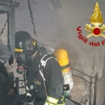 Allarme nelle campagne di Galtellì, casa in fiamme: evacuata una famiglia