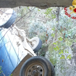 Precipita sotto un ponte con l'auto, incidente alle porte di Nuoro