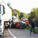 Violento incidente sulla strada statale 198, un ferito: traffico bloccato