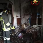 Esplosione e incendio in abitazione a Irgoli, sotto accusa il termocamino - Video