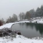 Calano le temperature e i primi fiocchi di neve imbiancano il Nuorese