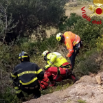 Precipita dal castello della Fava di Posada, grave una 20enne