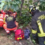 Nuoro, dopo lo schianto contro il guardrail precipita in un dirupo