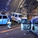 Due incidenti fra 7 auto all'altezza di Nuoro, 131 Dcn chiusa al traffico