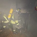 Casa a fuoco nel centro di Orani, le fiamme partite da un elettrodomestico