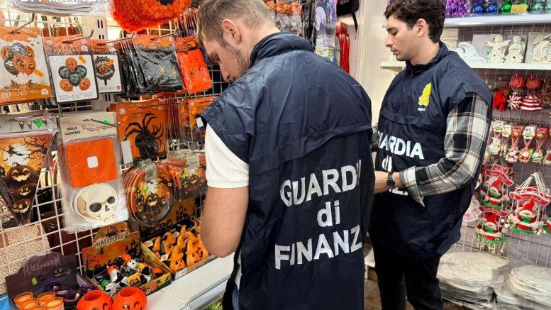 La merce sequestrata dalla Finanza a Nuoro