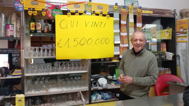 Bar Piras festeggia la vittoria alla Lotteria Italia