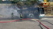 Bus in fiamme a Nuoro