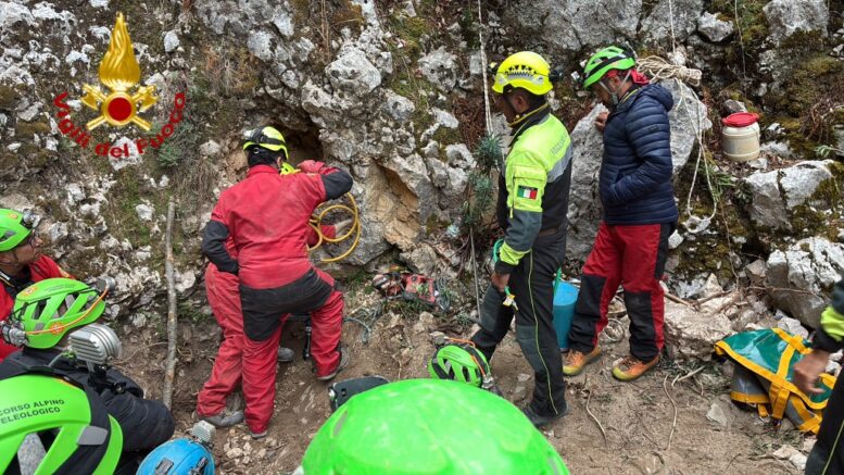 urzulei speleologo bloccato